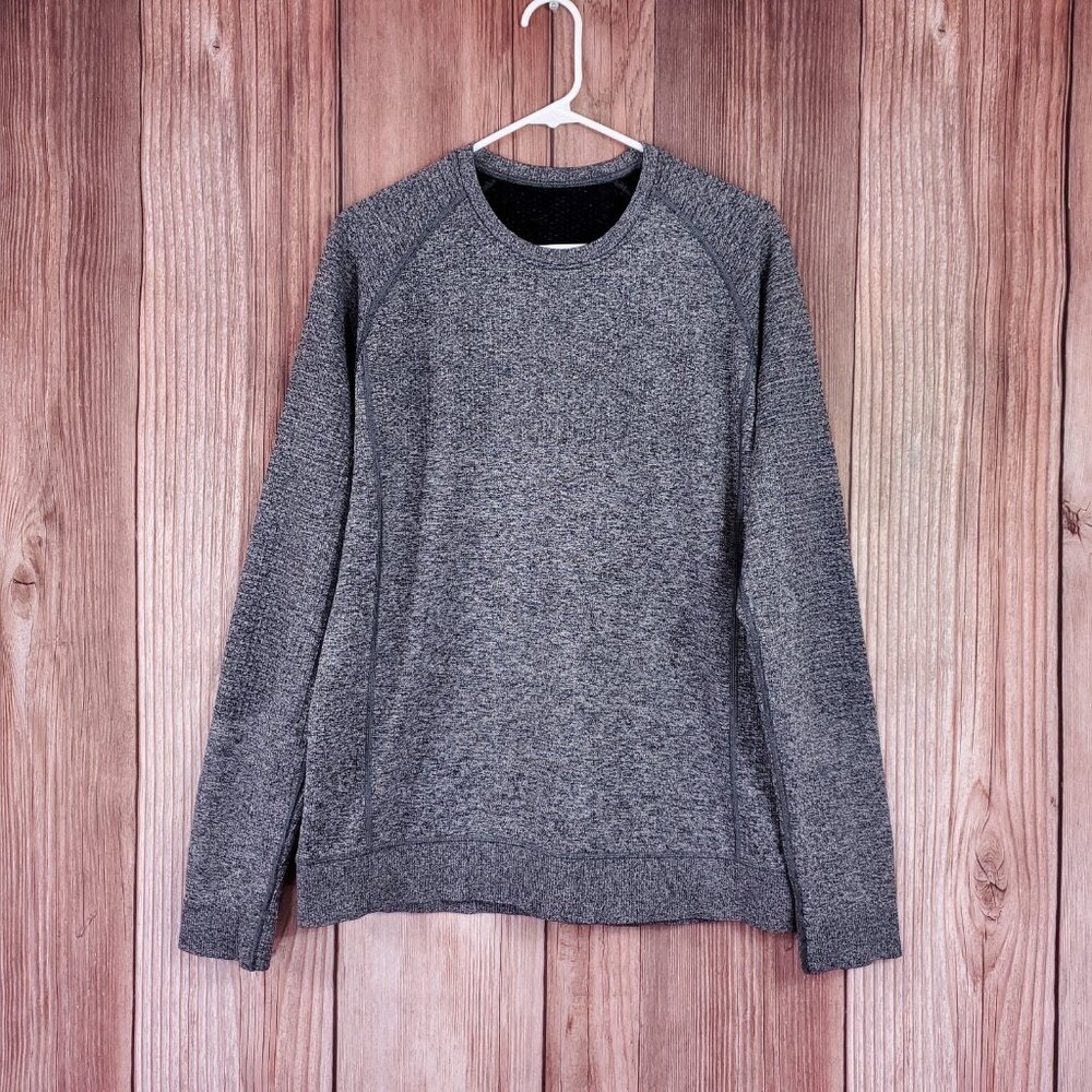 *READ* Lululemon Mens Medium Engineered Warmth Long Sleeve Crew Top Gray